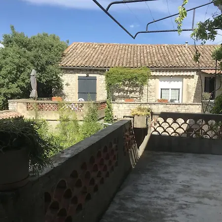 Apartamento Maison Charmante à Avec Piscine Partagée.